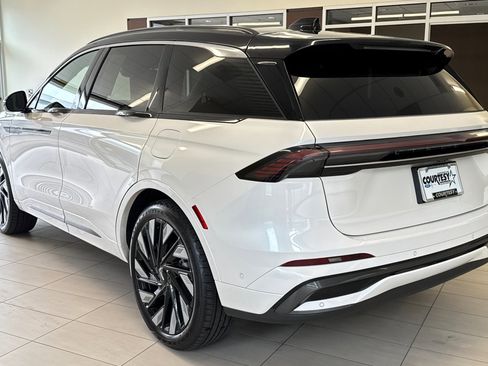 Used 2024 Lincoln Nautilus Black Label w/ Jet Appearance Package (87T) AWD/4WD image 6