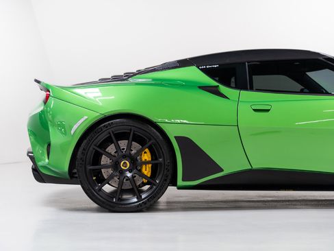 Used 2021 Lotus Evora image 30