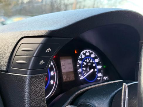 Used 2012 INFINITI G37 x Coupe w/ Premium Pkg image 17