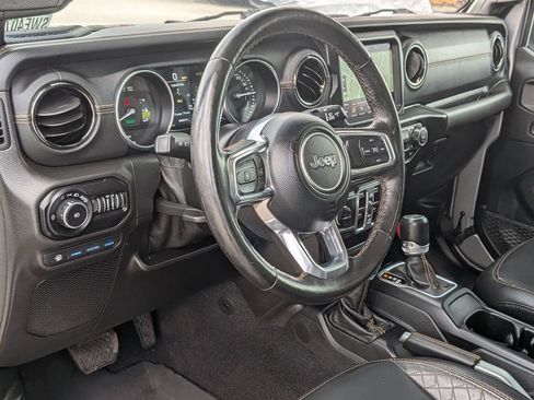Used 2021 Jeep Wrangler Unlimited Sahara AWD/4WD image 33