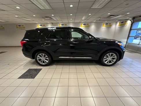 Used 2020 Ford Explorer Limited AWD/4WD image 3