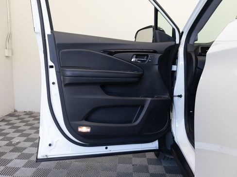 Used 2022 Honda Pilot Touring image 16