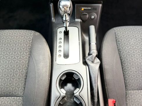 Used 2010 Pontiac G6 Sedan 4D image 26