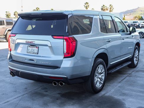 Used 2024 GMC Yukon Denali w/ Advanced Technology Package AWD/4WD image 9