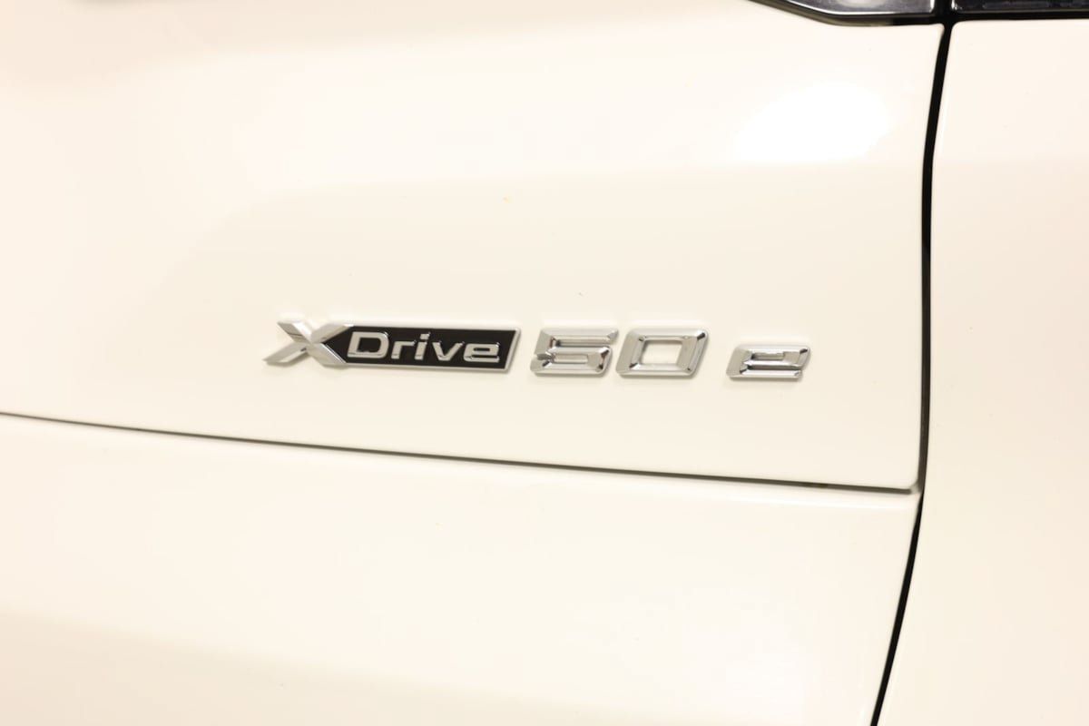 Used 2025 BMW X5 xDrive50e AWD/4WD image 16