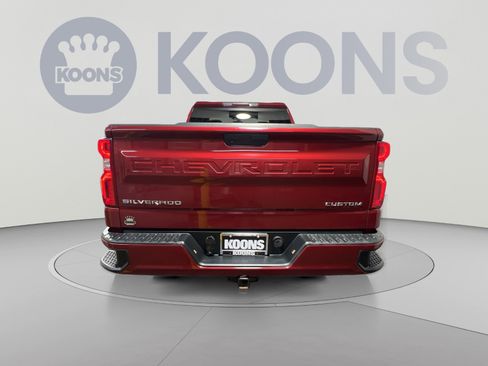 Used 2019 Chevrolet Silverado 1500 Custom w/ Custom Convenience Package AWD/4WD image 5