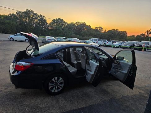 Used 2013 Honda Accord LX image 49