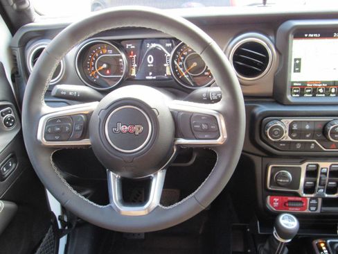 Used 2023 Jeep Gladiator Rubicon w/ Cold Weather Group image 20