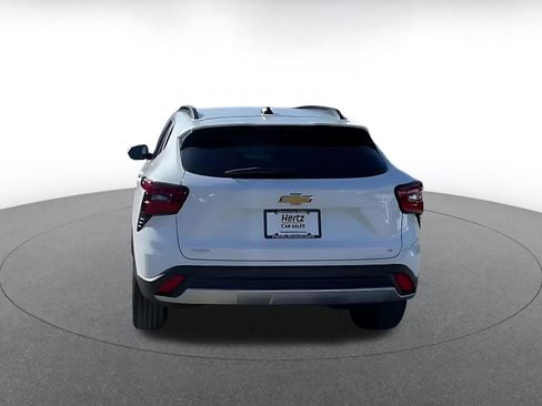 Used 2025 Chevrolet Trax LT image 12