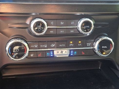 Used 2024 Ford F250 Lariat w/ FX4 Off-Road Package AWD/4WD image 15