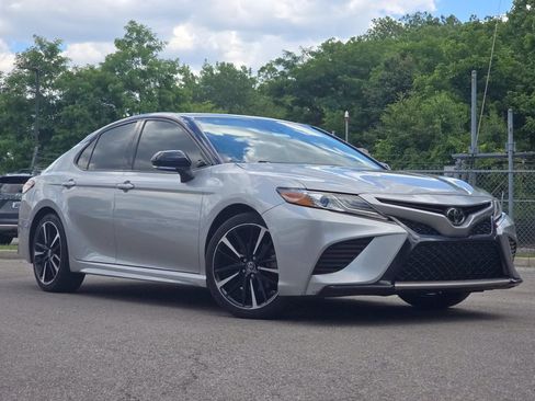 Used 2019 Toyota Camry XSE FWD image 1