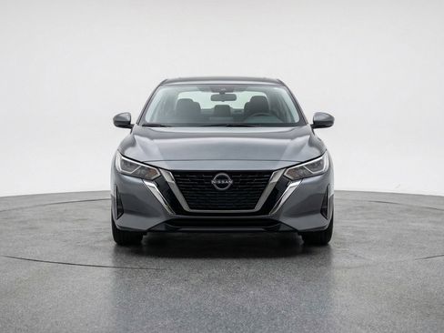 Used 2025 Nissan Sentra SV FWD image 2