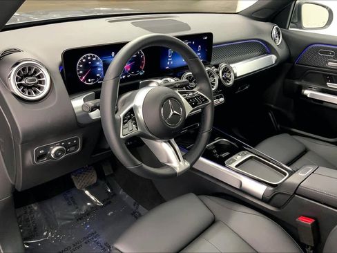 Used 2025 Mercedes-Benz GLB 250 image 20