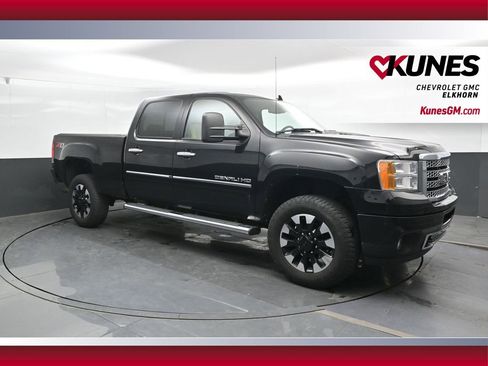 Used 2011 GMC Sierra 2500 Denali w/ Suspension Package, Off-Road AWD/4WD image 1