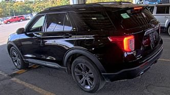 Used 2023 Ford Explorer XLT w/ Equipment Group 202A AWD/4WD image 6