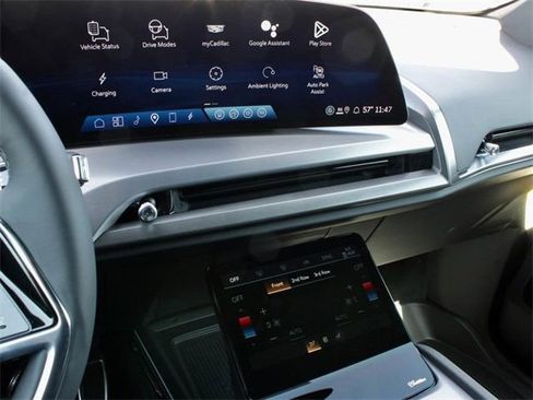 New 2026 Cadillac Vistiq Luxury w/ LPO, Floor Liner Package image 20