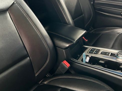 Used 2021 Ford Explorer XLT w/ Equipment Group 202A image 32