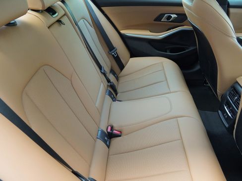 Certified 2024 BMW 330i xDrive Sedan w/ Premium Package AWD/4WD image 36