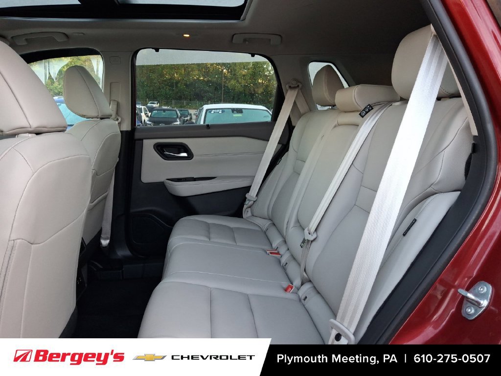 Used 2024 Nissan Rogue SL w/ SL Premium Package AWD/4WD image 12