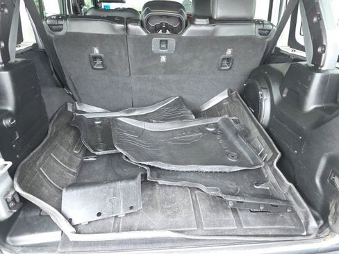 Used 2018 Jeep Wrangler Unlimited Rubicon w/ Dual Top Group image 15