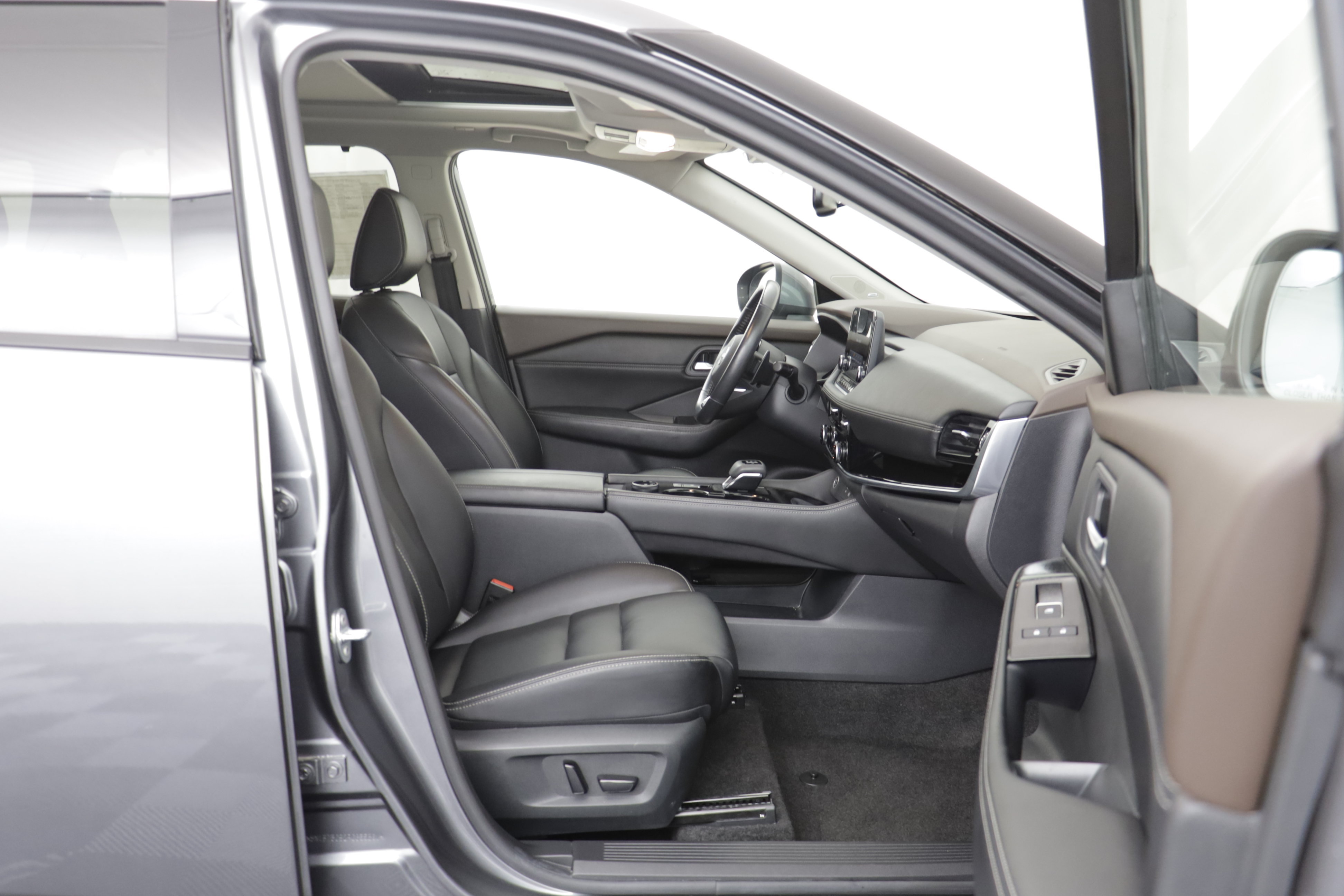 Used 2023 Nissan Rogue SL AWD/4WD image 20