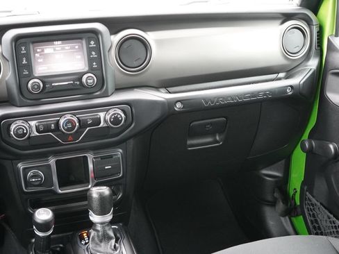 Used 2018 Jeep Wrangler Unlimited Sport AWD/4WD image 22