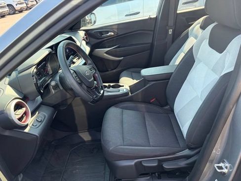 Used 2024 Chevrolet Trax RS w/ Driver Confidence Package FWD image 19