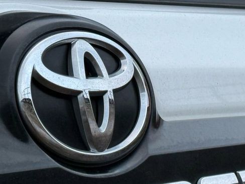 Used 2024 Toyota 4Runner TRD Off-Road Premium image 9