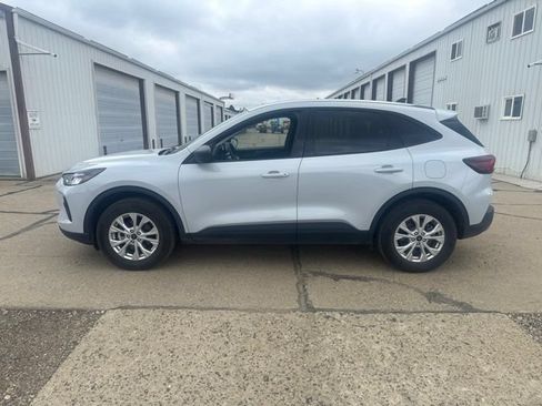 Used 2025 Ford Escape Active AWD/4WD image 7