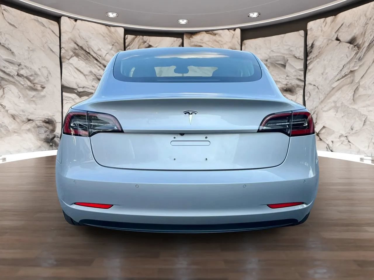 Used 2018 Tesla Model 3 Long Range RWD image 6