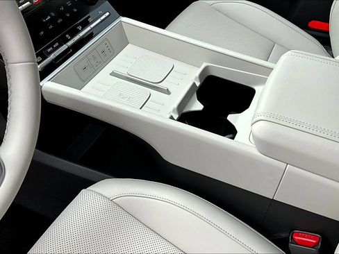 Used 2025 Hyundai Santa Fe SEL FWD image 14