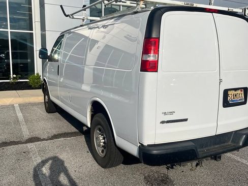 Used 2021 Chevrolet Express 2500 w/ Driver Convenience Package RWD image 2