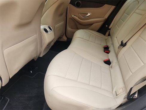 Used 2017 Mercedes-Benz GLC 300 image 24