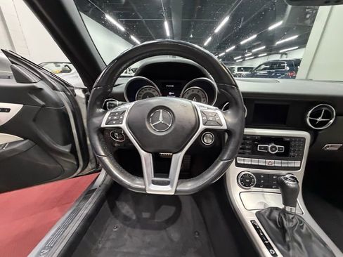 Used 2013 Mercedes-Benz SLK 250 image 24