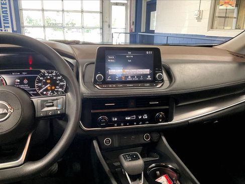 Used 2023 Nissan Rogue SV AWD/4WD image 18