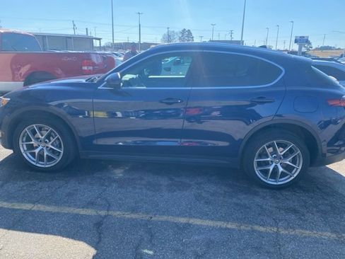 Used 2018 Alfa Romeo Stelvio Ti image 4