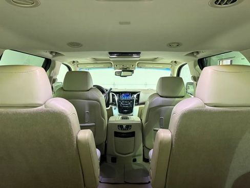 Used 2016 Cadillac Escalade Premium image 10