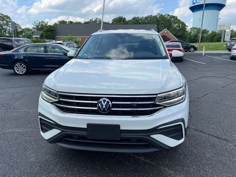 Used 2022 Volkswagen Tiguan SE AWD/4WD image 3