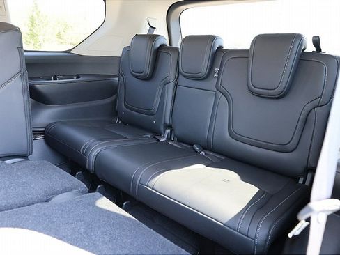 New 2026 Nissan Armada SV image 10