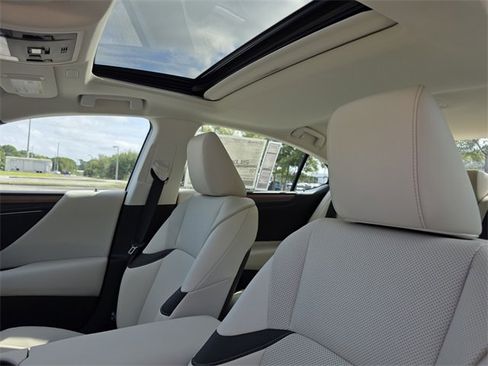 New 2025 Lexus ES 350 w/ Premium Package image 21