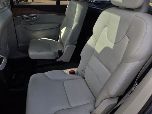 Used 2022 Volvo XC90 T8 Inscription Expression w/ Advanced Package AWD/4WD image 13