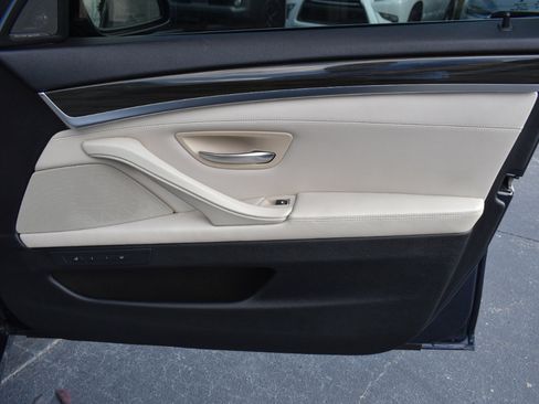 Used 2015 BMW 550i Sedan image 36