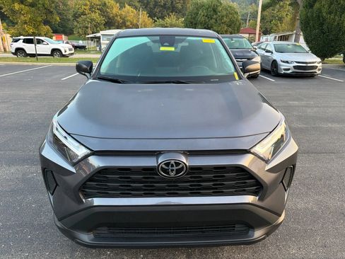 Used 2025 Toyota RAV4 LE AWD/4WD image 8