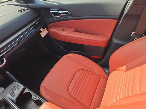 New 2026 Kia Sportage SX image 18