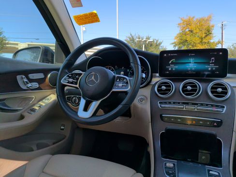 Used 2020 Mercedes-Benz GLC 300 image 30