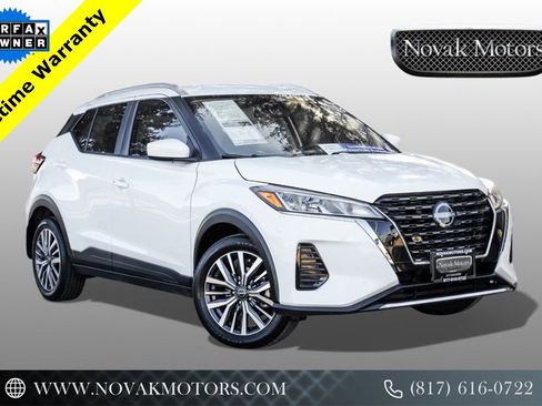 Used 2024 Nissan Kicks SV image 1