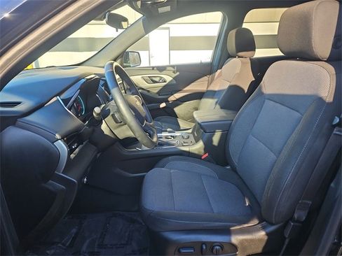Used 2023 Chevrolet Traverse LT image 19