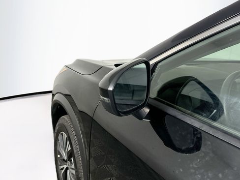 Used 2021 Nissan Rogue SV image 16