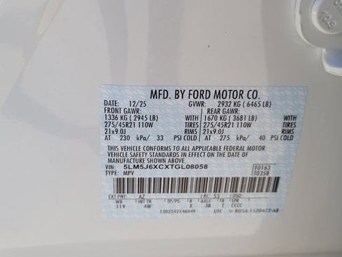 New 2026 Lincoln Aviator AWD w/ Jet Appearance Package image 13