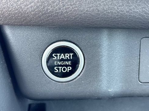 Used 2023 Nissan Rogue SV FWD image 28